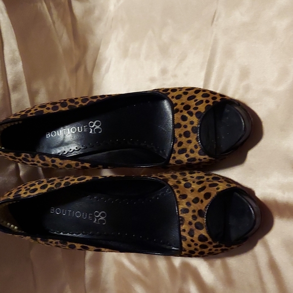 Shoes - Picture 1 of 3